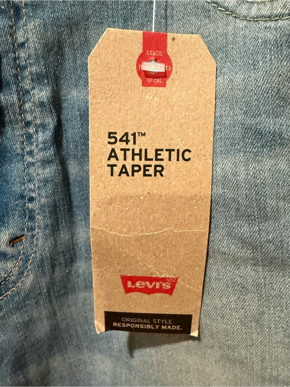 Levi's Men's 541 Athletic Taper Jeans Light Wash blue denim